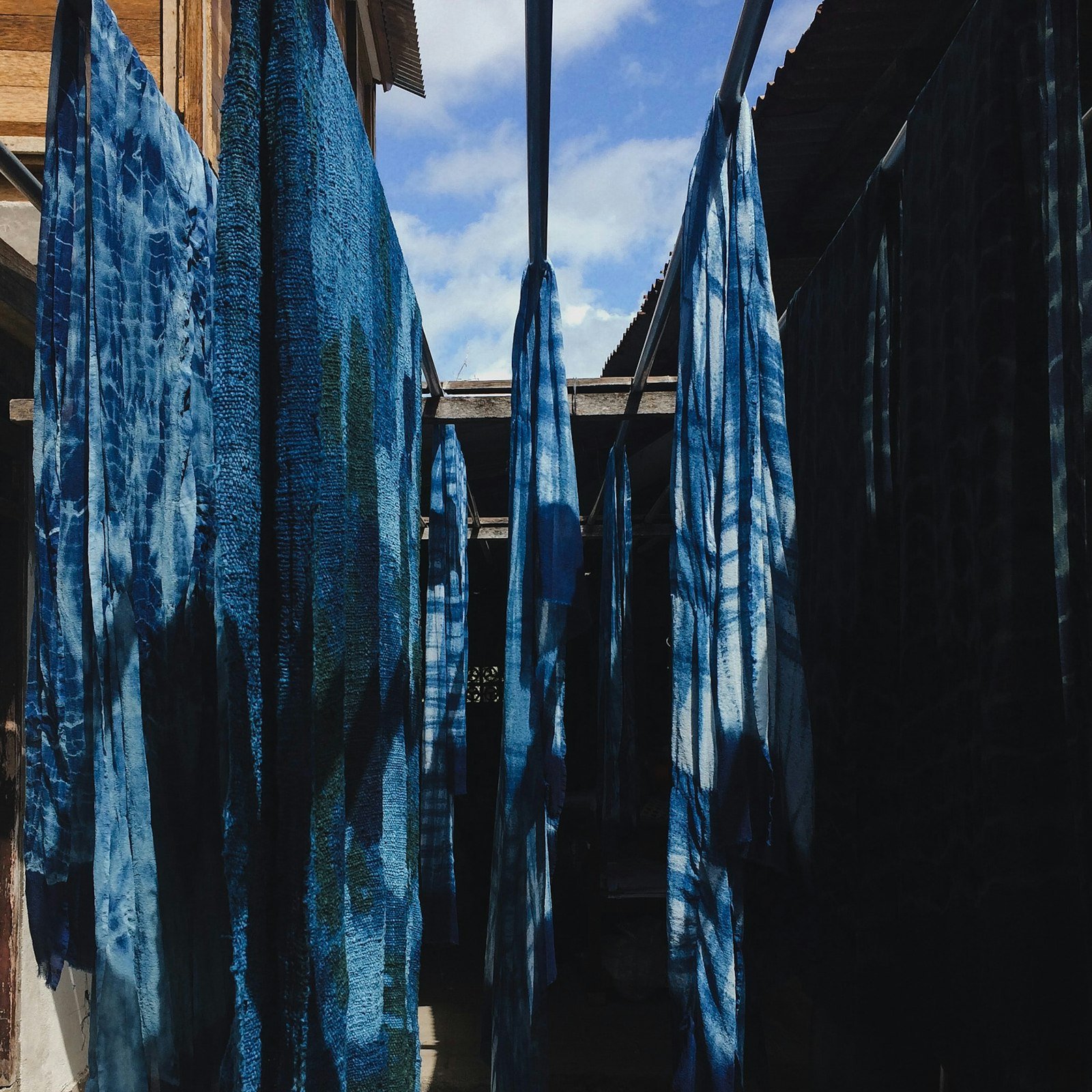 What Is Indigo and Why Is It in the Color Wheel? Primary Image