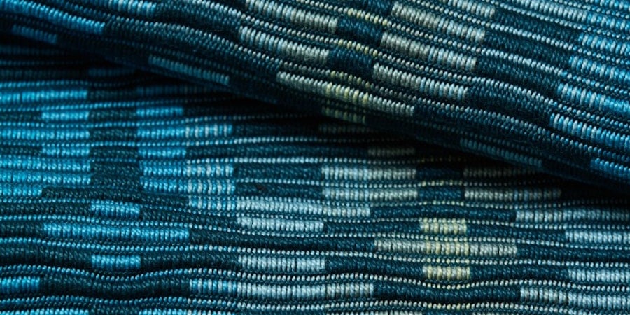 Wavelets Rep-Weave Table Runner Image