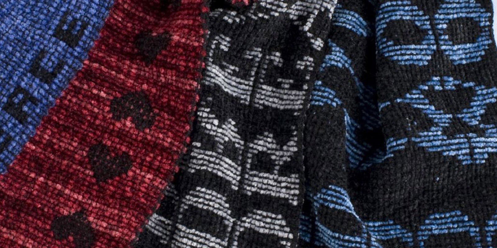 Laura Fry Scarves - Jan/Feb 2011 Primary Image