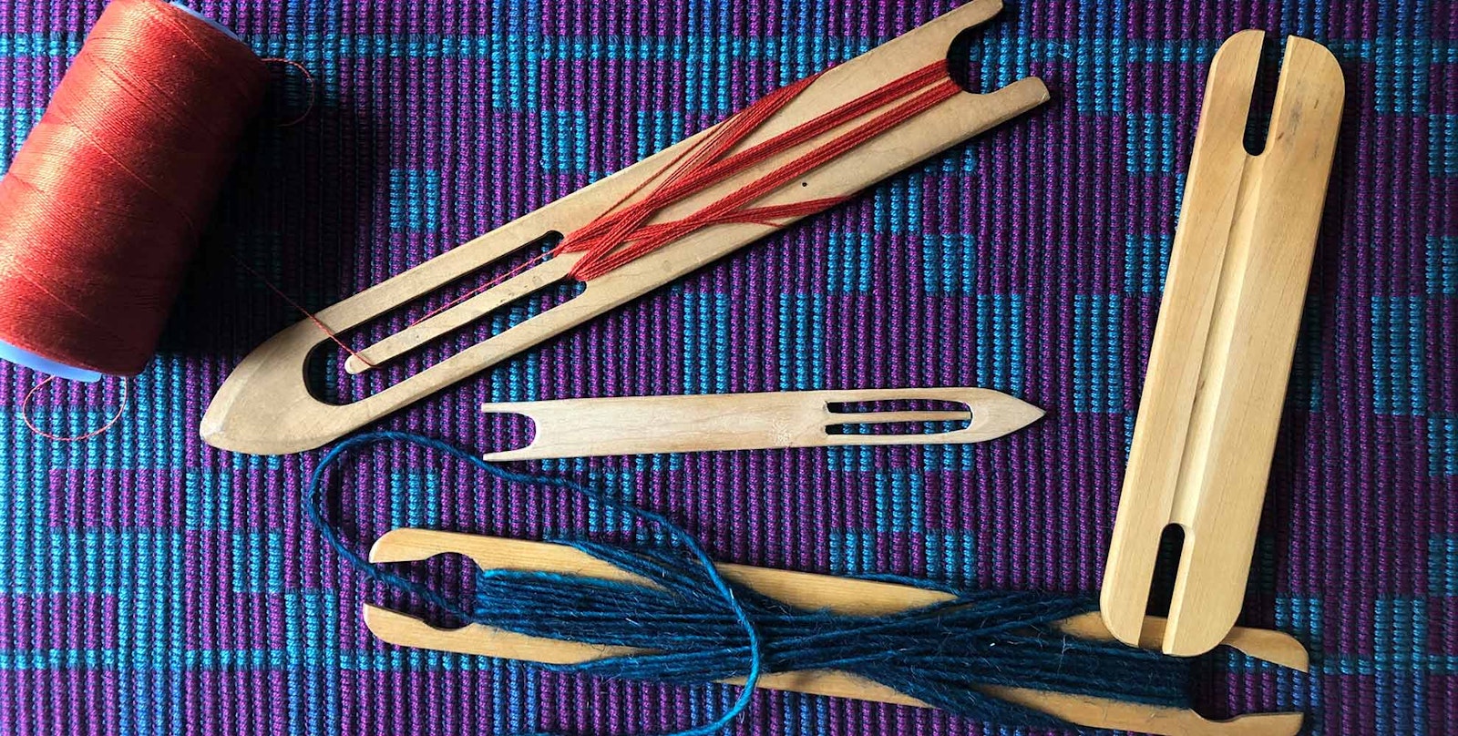 Choosing and Using Shuttles: Stick Shuttles, Flat Shuttles, and Rag Shuttles Primary Image