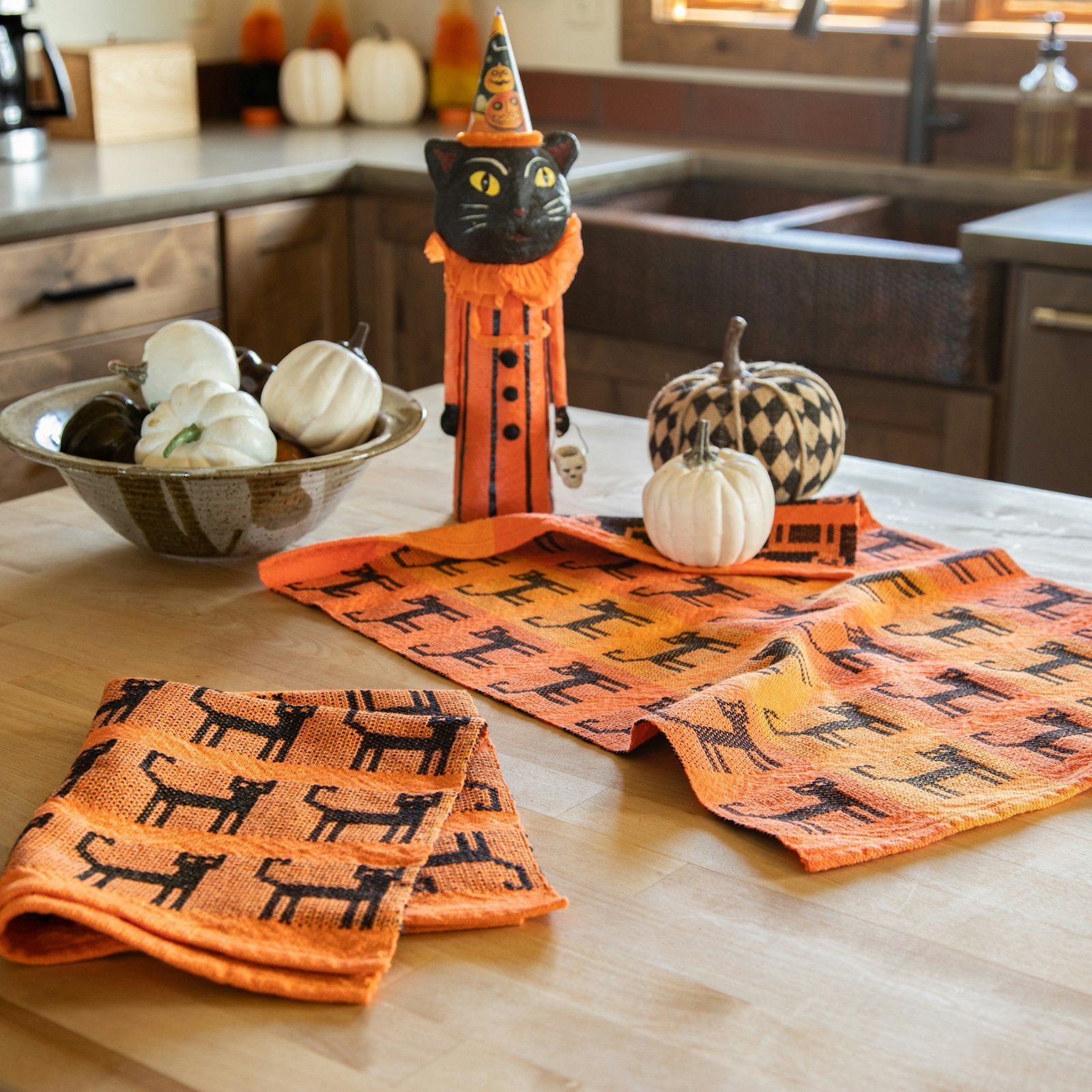 Black Cat Towels Primary Image