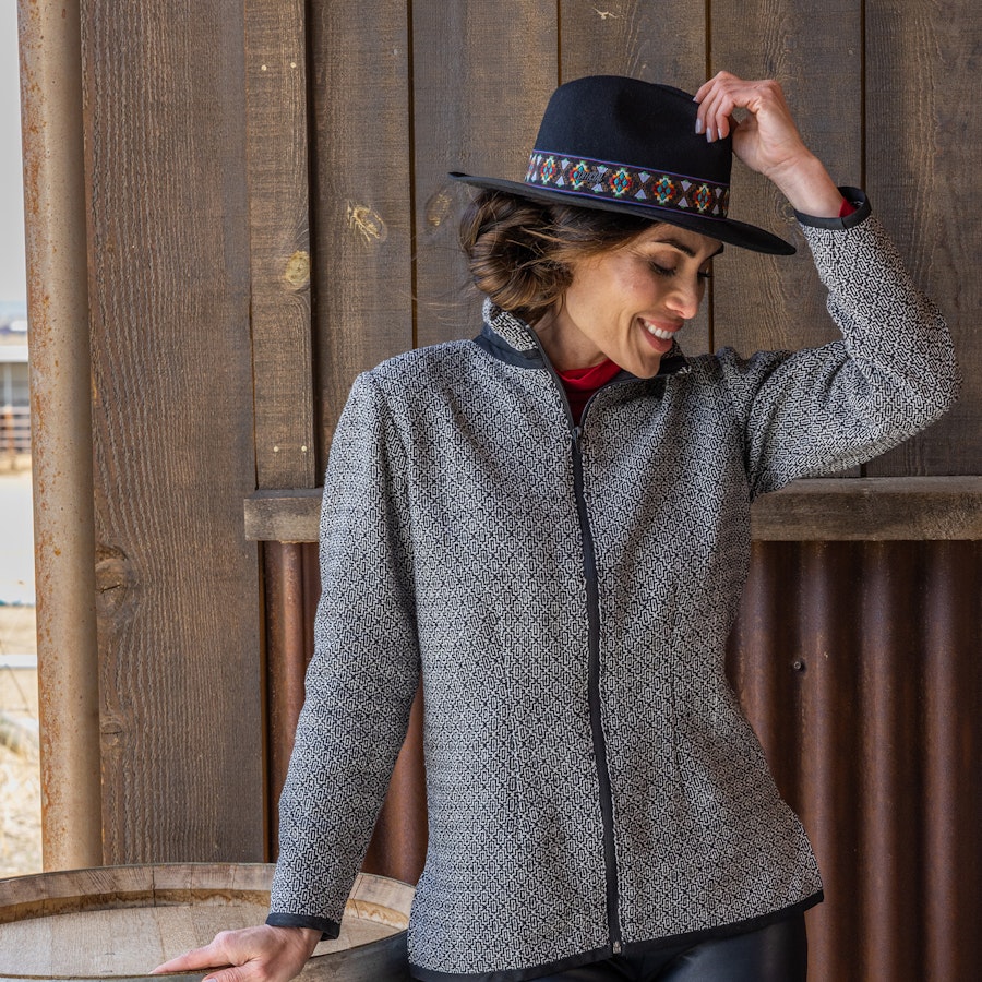 Handwoven September/October 2022:  The Weave, Cut, and Sew Issue  Image