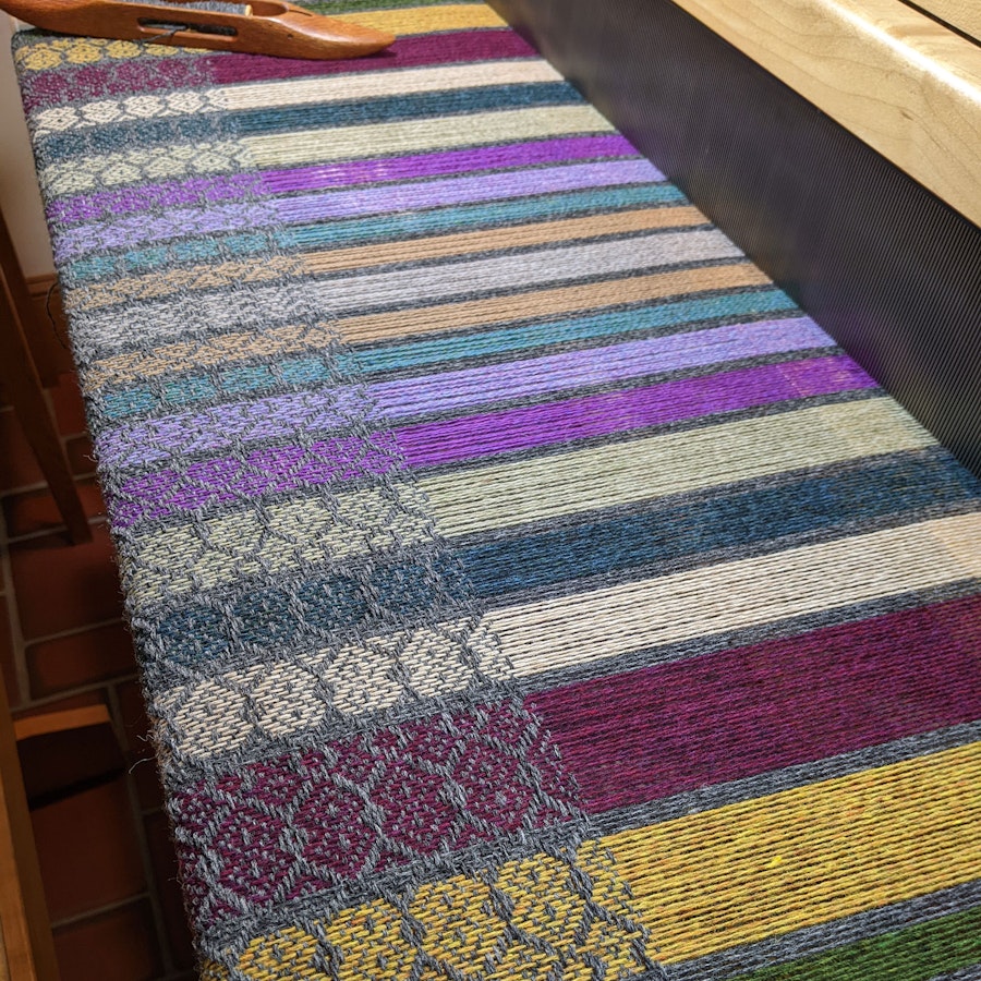 Overlaying Structure with Color Image