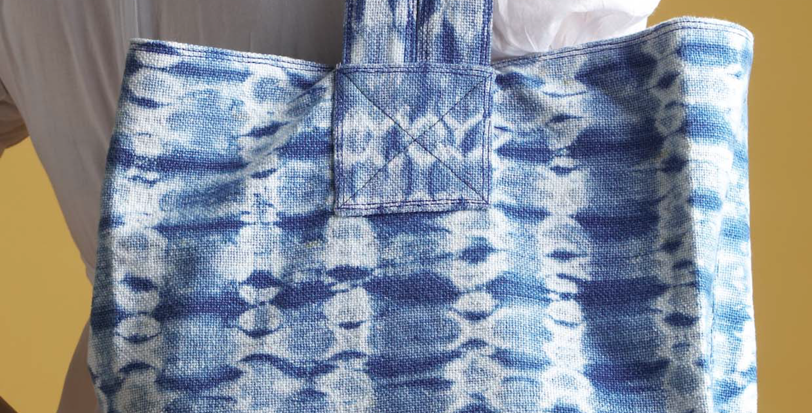 A Shibori Fabric Bag That Is Easy to Weave and Dye Primary Image