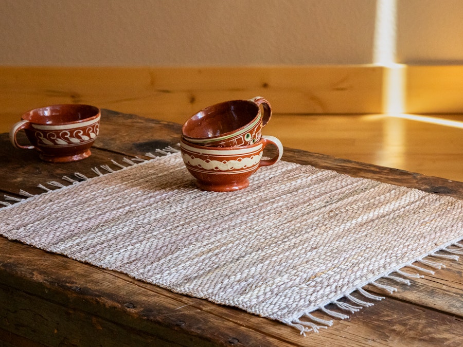 Try Garden-based Weaving!  Daylily Mats by Melissa Schubert Image