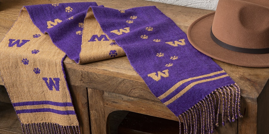 Create Custom Scarves That Show Off Your Team Spirit Image
