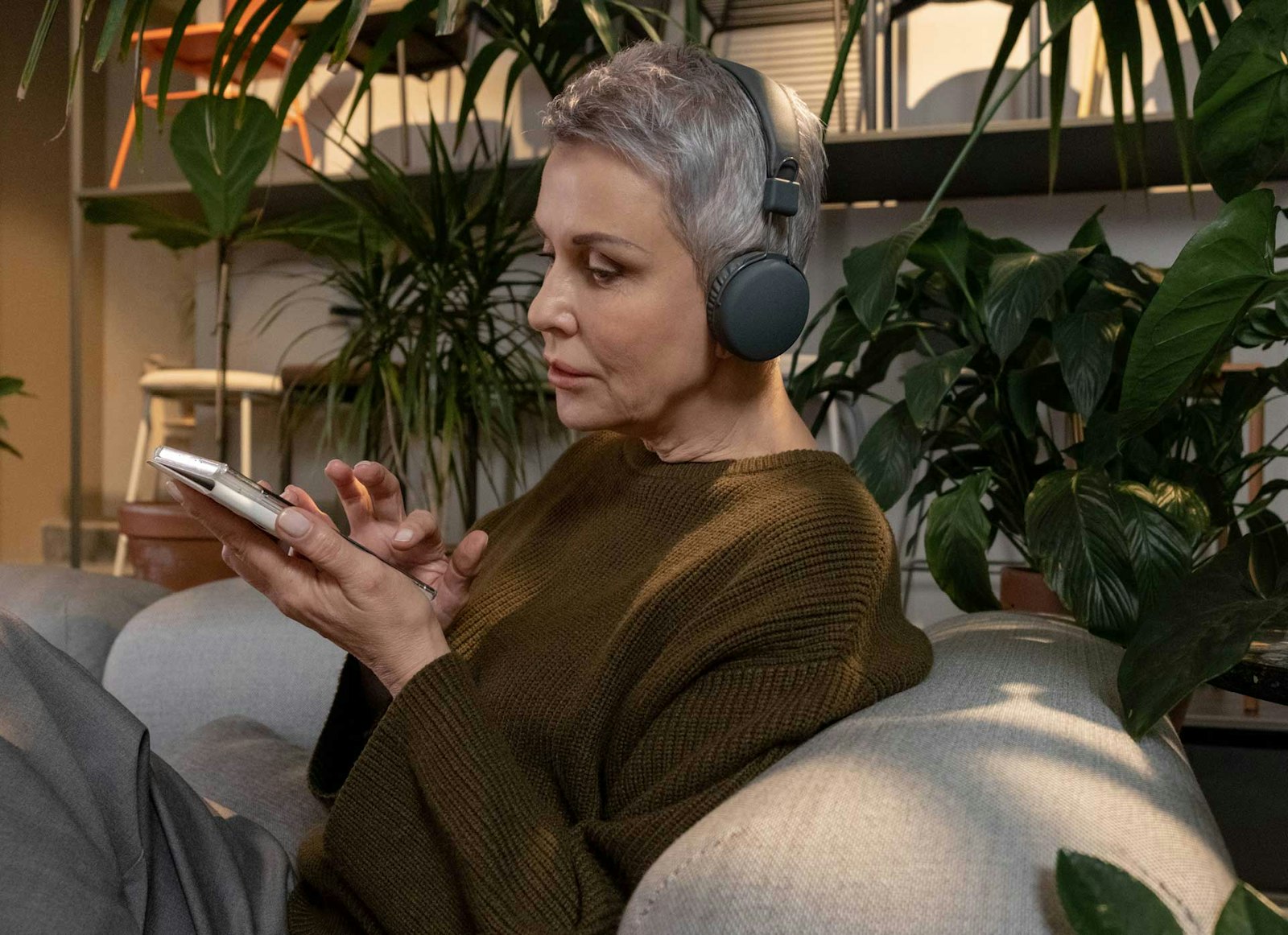 Vintage Weavers: Staying Connected and Upbeat Primary Image