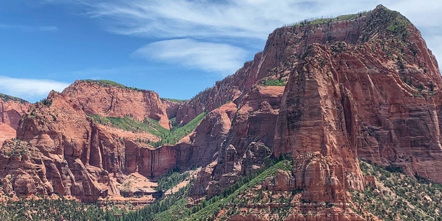 How to Collect Richer Travel Memories to Weave Image