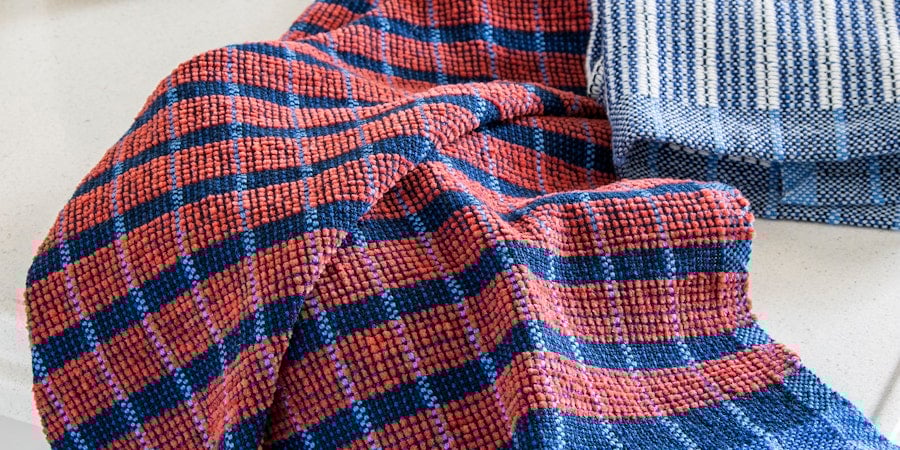 Design Challenge: Two Radically Different Towels on One Warp Image