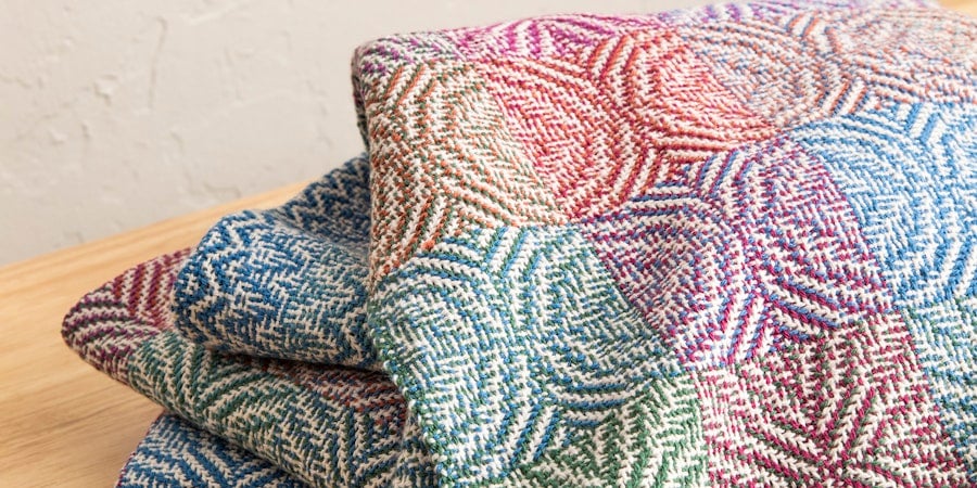 Create Dazzling Patterns in Simple Cloth Image