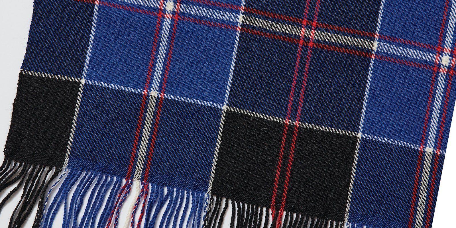 Design Challenge: Re-Create a Traditional Tartan Sett  Primary Image