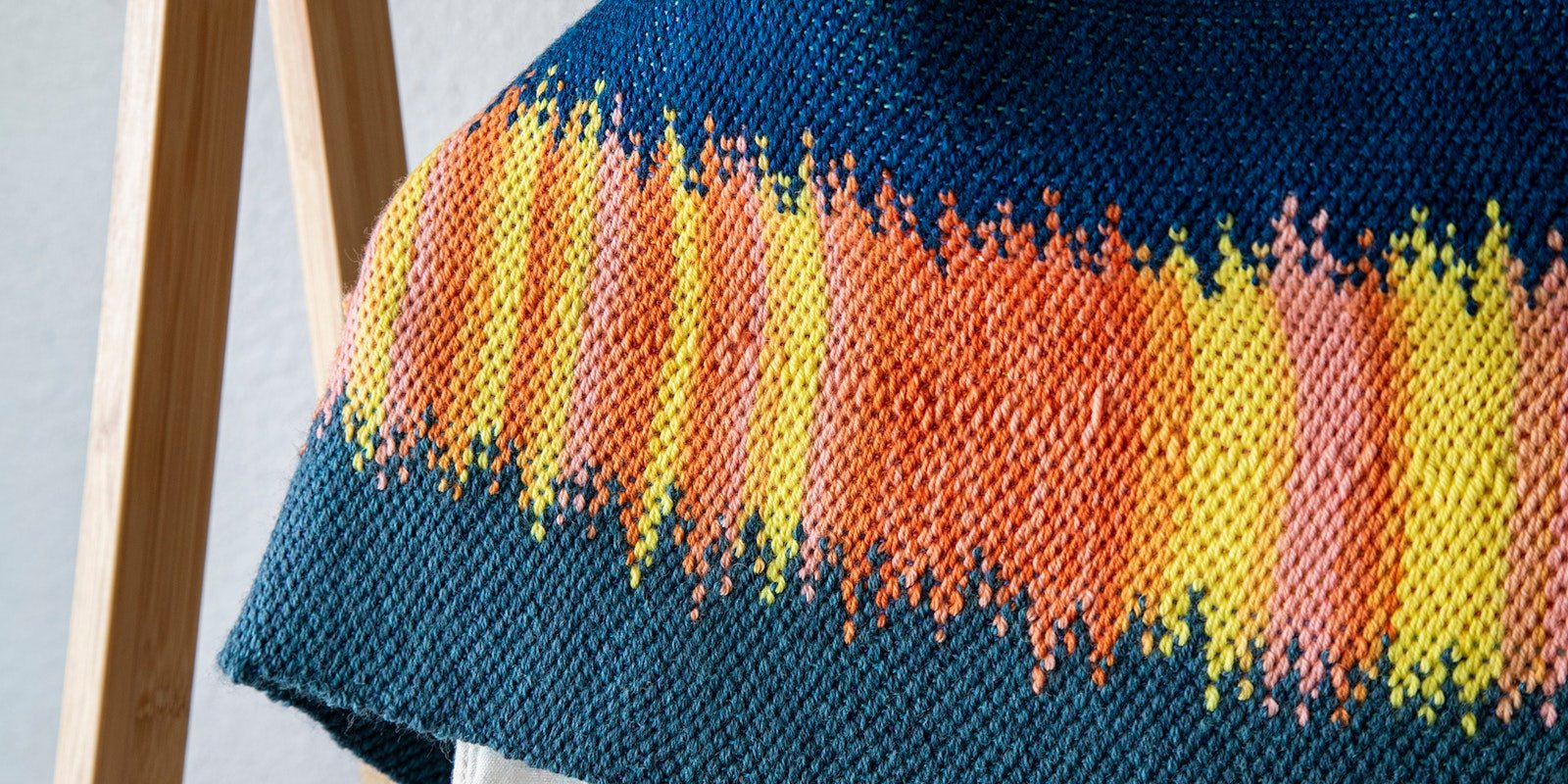 How to Weave a Scarf with Three Distinct Wefts Primary Image