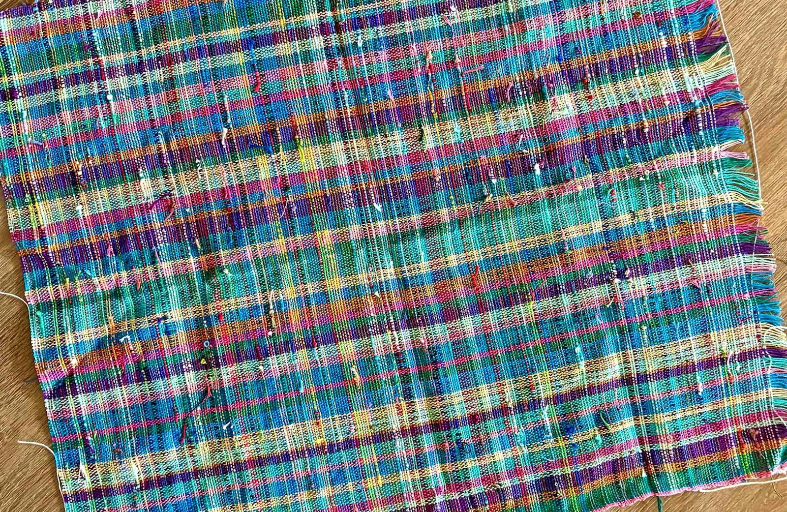 Finishing Off Warps with Loom Waste Primary Image